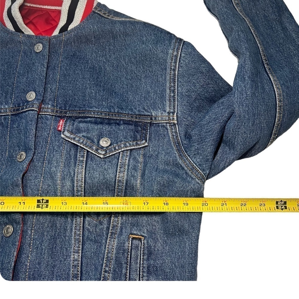 Levis Big E Premlum Reversible
Denim Satin Quilted Jean Jacket Size M - Picture 10 of 14